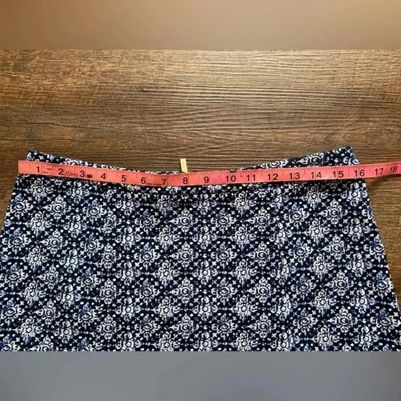 MICHAEL KORS blue & white abstract floral Skirt Gold Zipper Detail size 10 MINT - Picture 11 of 14